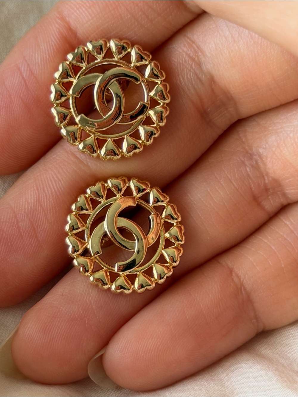 Chanel Hearts Interlocking Circle Earrings - Picture 12 of 13